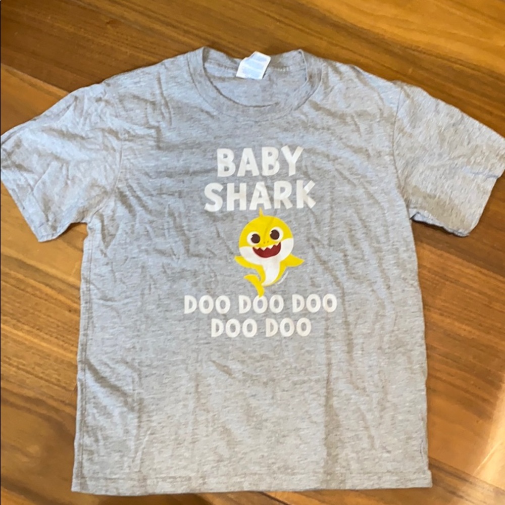 Baby shark T-shirt. Size S